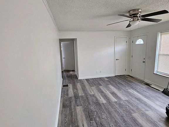 4th image of 7118 Broadmore Dr