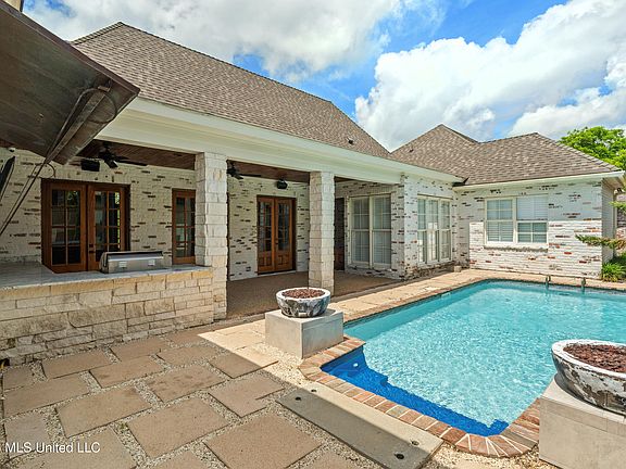 2nd image of 25 Sunset Hl