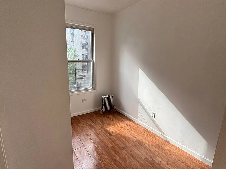 1956 Anthony Ave #3 — Photo 3