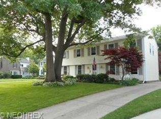 21585 Aberdeen Rd, Rocky River, OH 44116