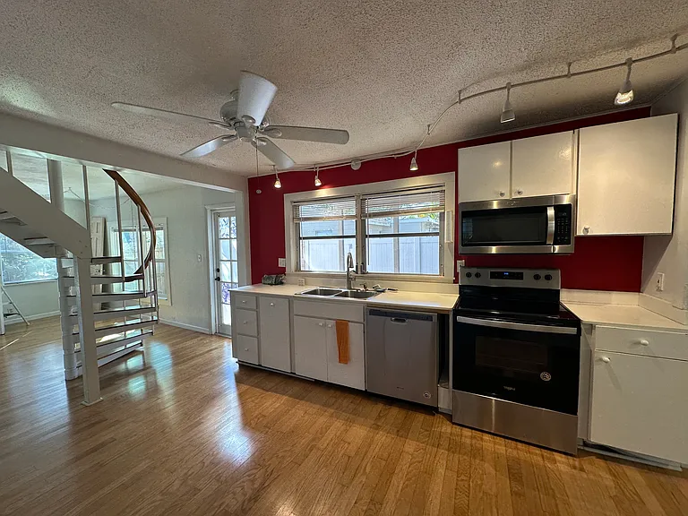 2227 Hyde Park St #1 — Photo 6