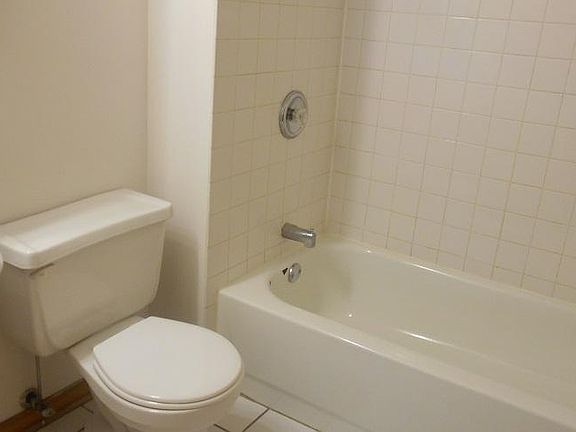 4th image of 1365 W Sunnyside Ave #G