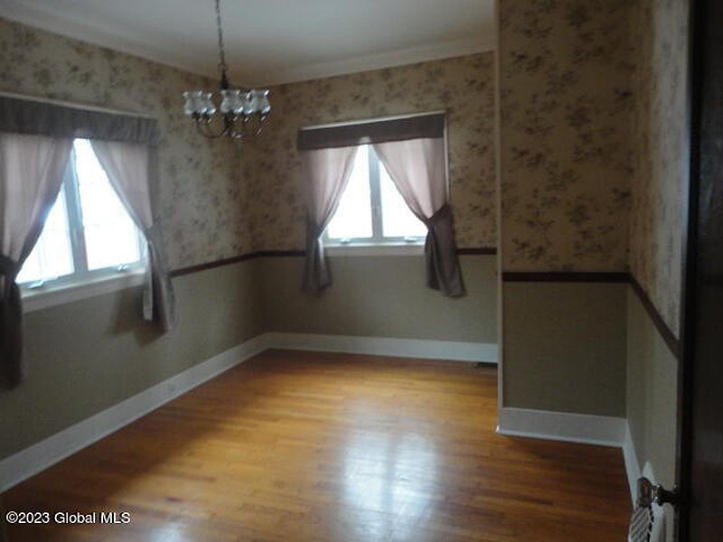 4th image of 303 S Market Street