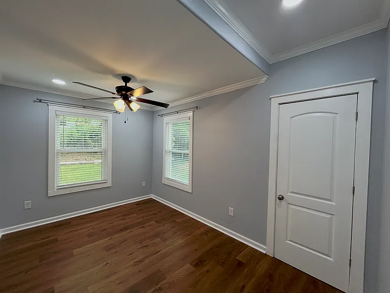 112 Hodgens Dr — Photo 15