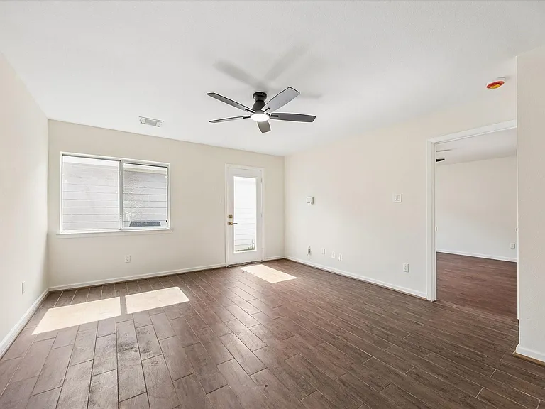 6106 Settlers Lake Cir E — Photo 8