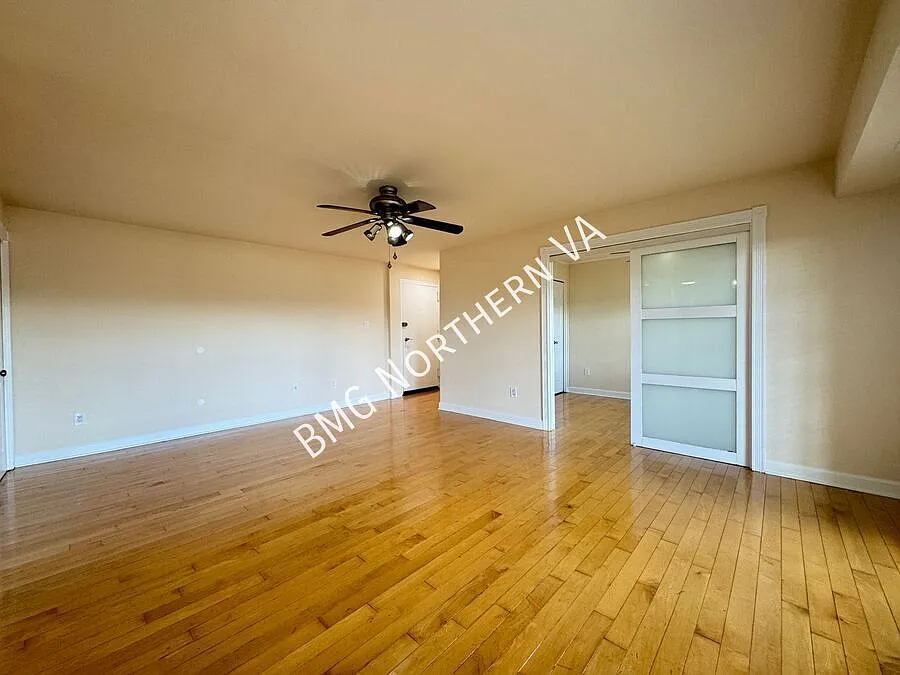 Beautifully Updated 3 Bedroom 2 Bath Condo in Moorings of Occoquan — Photo 3