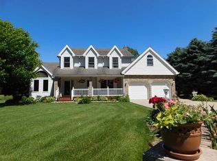 12788 N Schenkel Dr, Milford, IN 46542