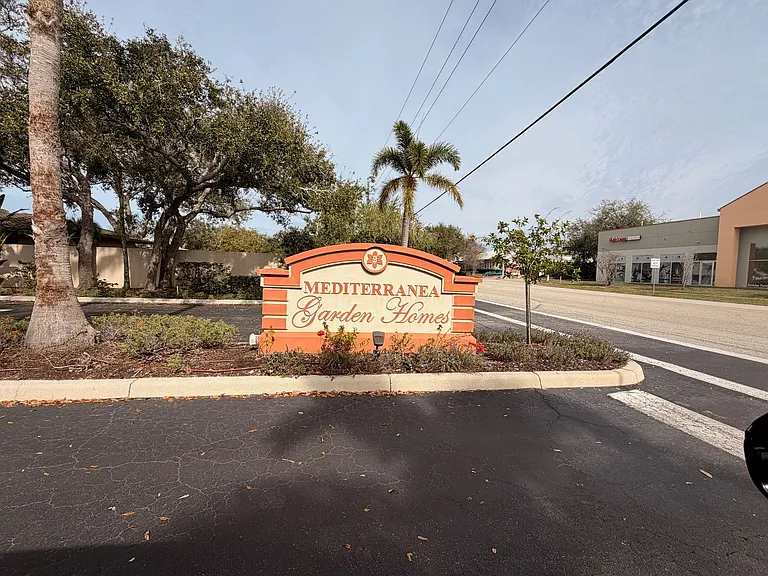 3980 Mediterranea Cir #522 — Photo 17