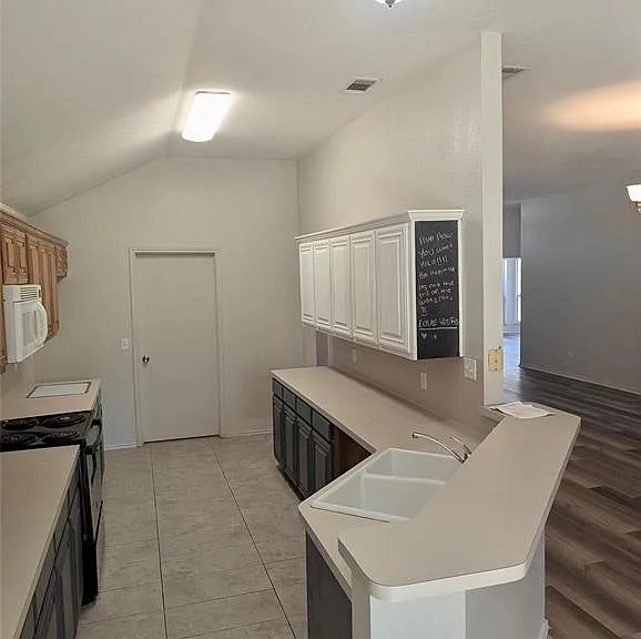 8541 Western Meadows Dr — Photo 11