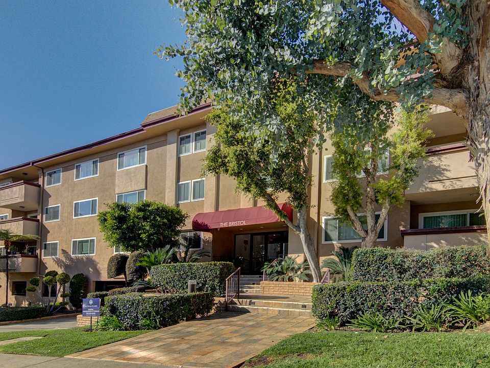 1st image of 1121 N Olive Dr APT 310