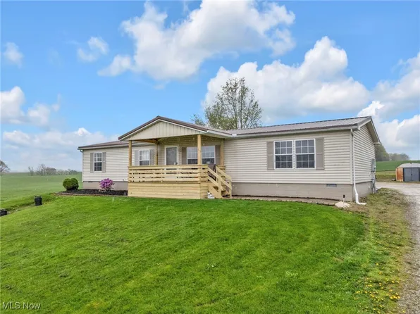 8022 State St NE, Louisville, OH 44641