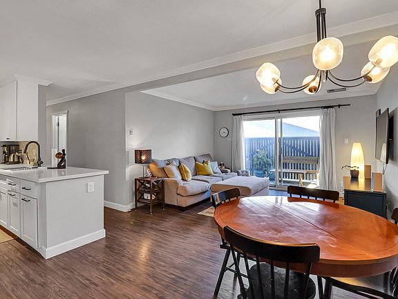 3rd image of 111 Piccadilly Pl APT B