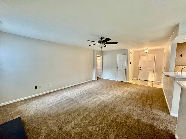 612 Oak Grove Rd — Photo 3
