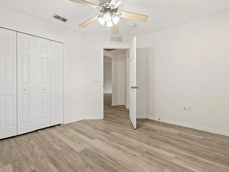 410 Central Mariners Dr — Photo 28
