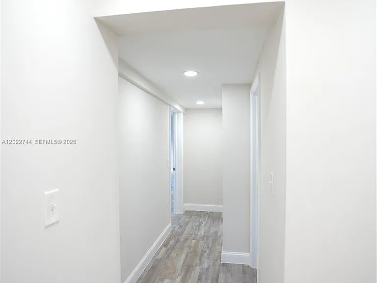 2573 Conroy Dr — Photo 32