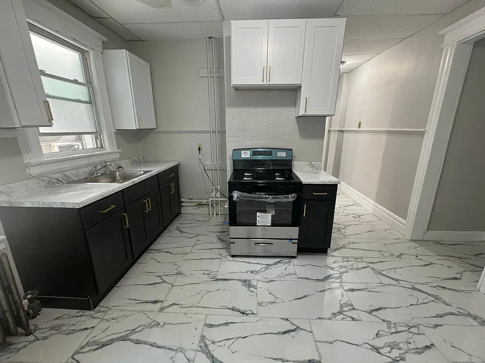 68-70 Farley Ave #2