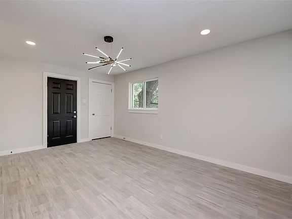 5th image of 1747 Wroxton Ct APT 6