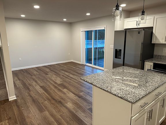 5th image of 141 Caymus Dr