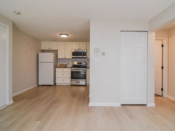 4th image of 8 Kenmar Dr Unit 55