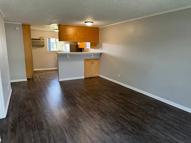 Villa Del Sol Apartments — Photo 97