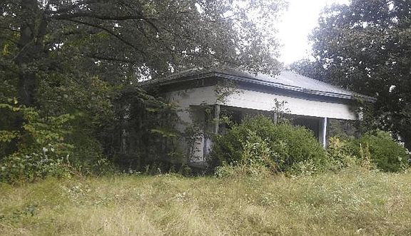 2nd image of 602 W 8th Ave
