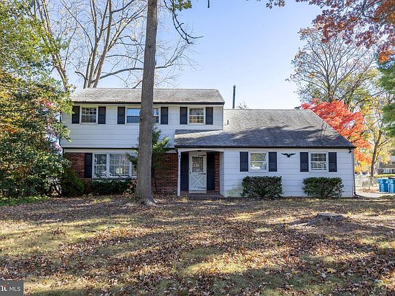 2nd image of 37 Maurice Ln