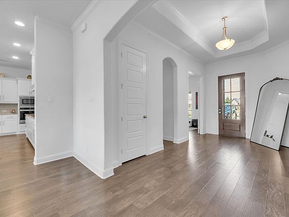 5th image of 846 Deleon Dr