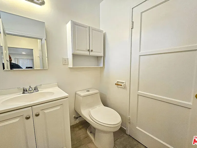 1341 N Keystone St — Photo 13