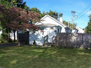 25 Oneill Ave, Bay Shore, NY 11706