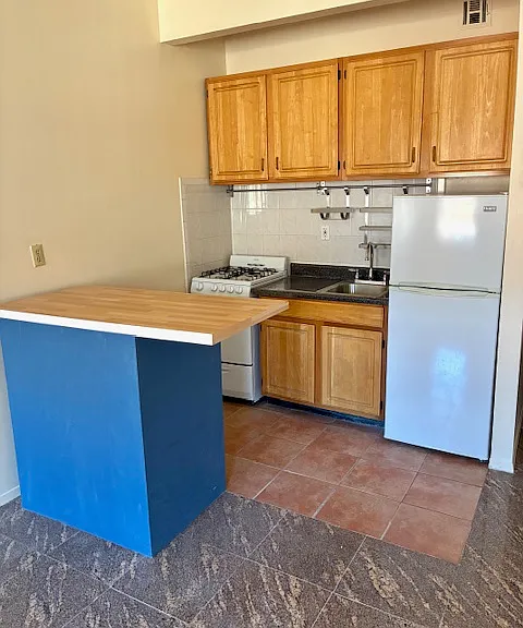 158 E 107th St #2A — Photo 4