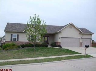 810 Kevin Dr, Wentzville, MO 63385