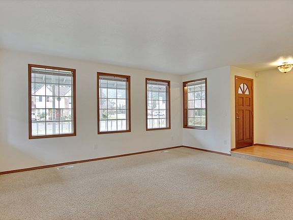 5th image of 9004 165th St E