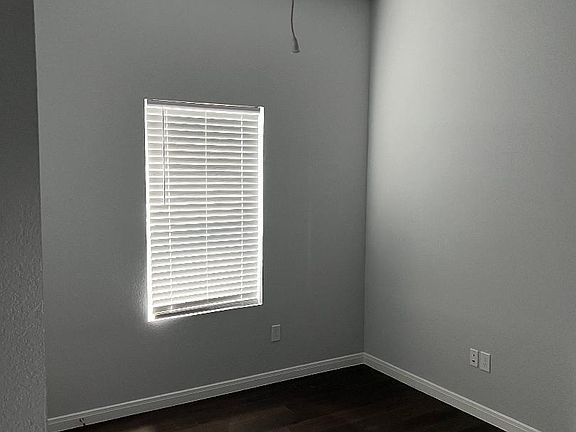 5th image of 18819 Luminescent Ln