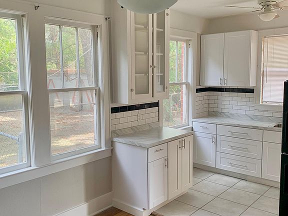 5th image of 40 Cottage Ave APT 1
