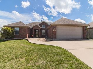 220 Coopers Farm Rd, Centerton, AR 72719