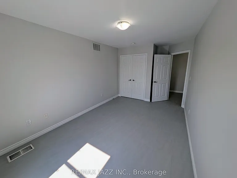 770 King St E #202 — Photo 18