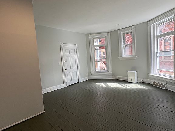 3rd image of 4231 Hamilton Ave #2