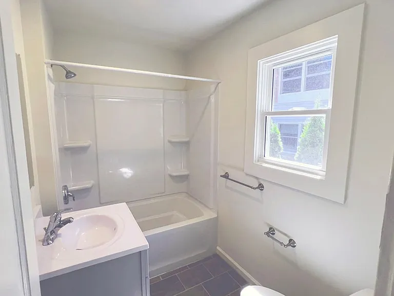 8-15 Gallagher Ln — Photo 9