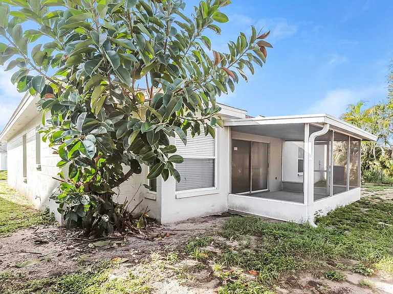 219 Lookout Dr — Photo 16