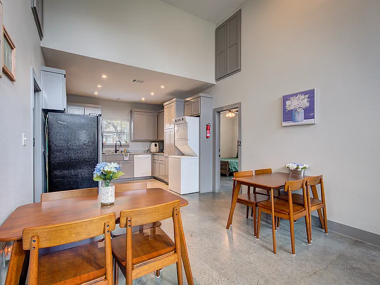 604 Maple St #2 — Photo 19