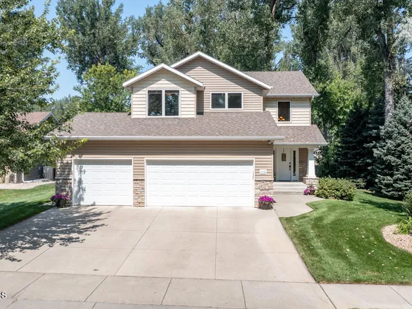3438 Heartwood Dr SE, Mandan, ND 58554