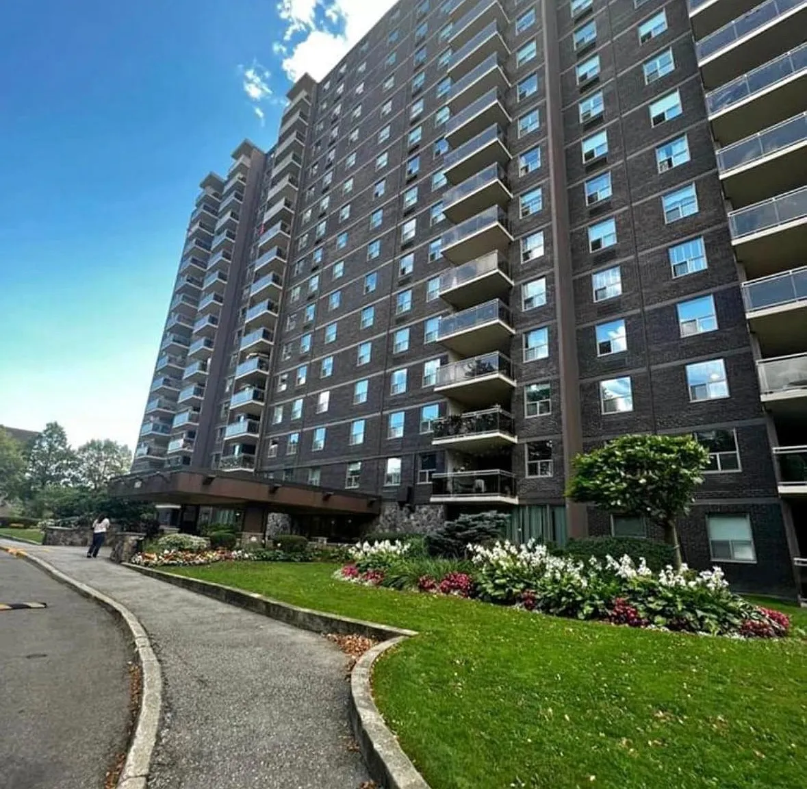 3 bed, $2,800 — Photo 1