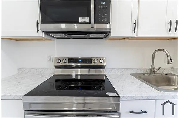 Building Photo - 1515 NW North River Dr #5