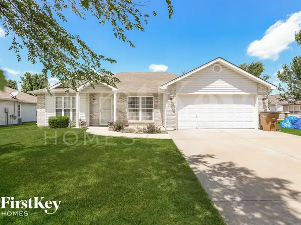 724 Bristol Dr, Raymore, MO 64083