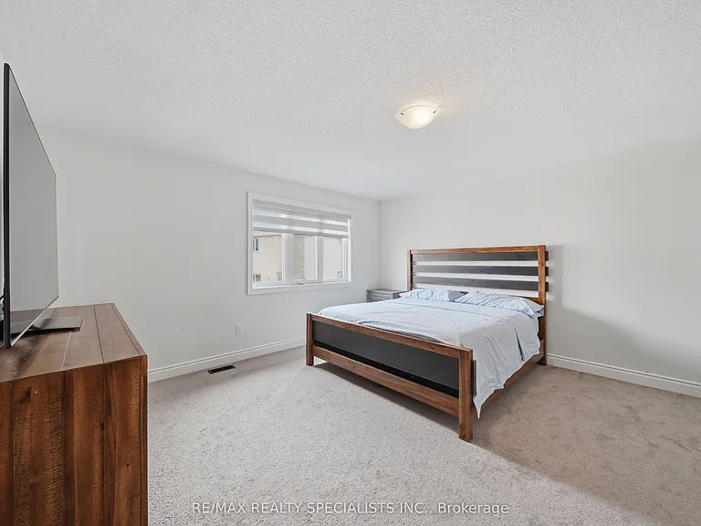 120 Milby Cres — Photo 16