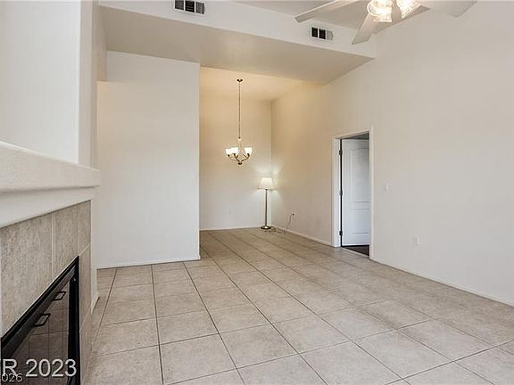 3rd image of 2305 W Horizon Ridge Pkwy APT 1023