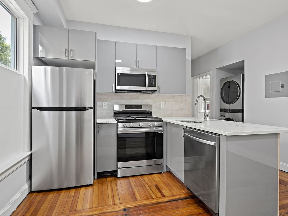 1st image of 318 Willow St #1L
