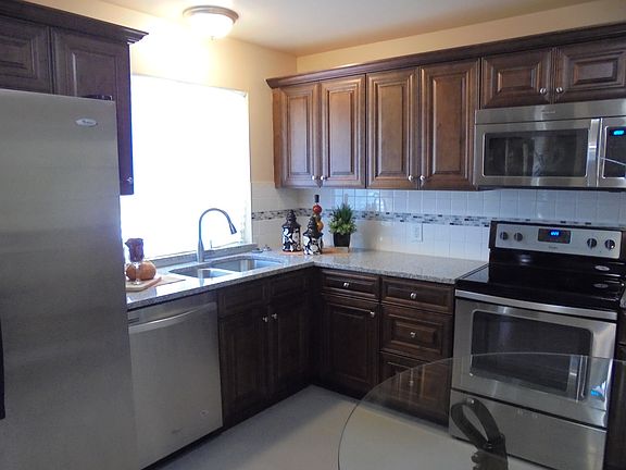 4th image of 10606 Woodwind Dr
