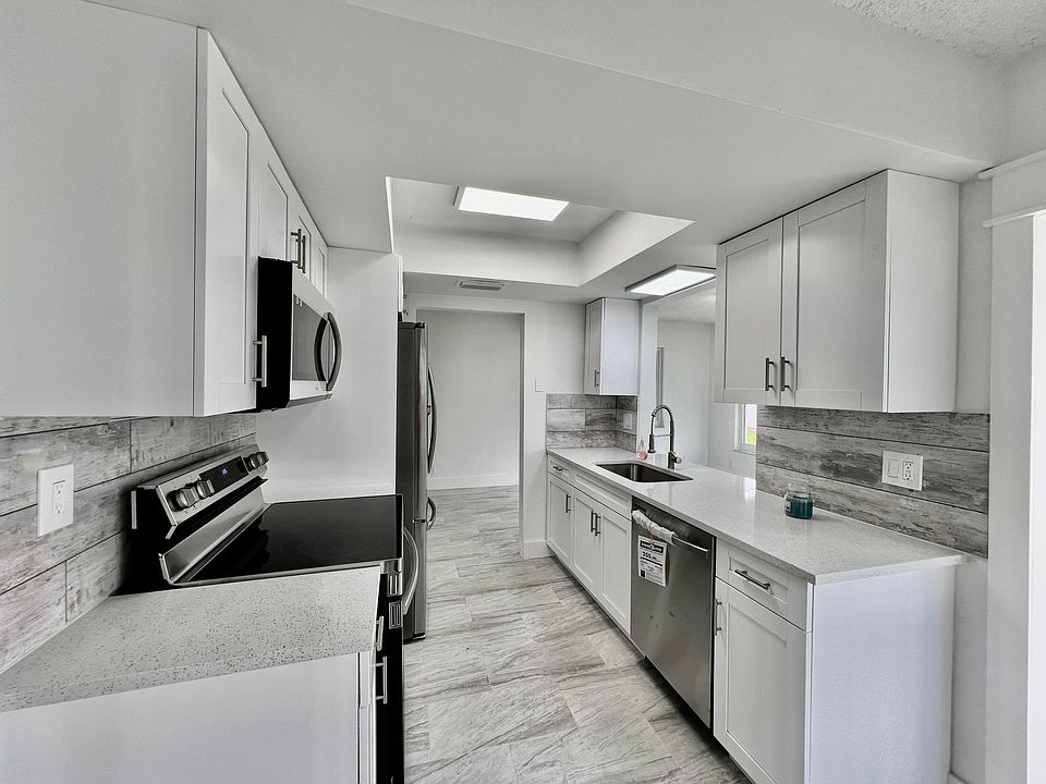 1st image of 1008 SW 3rd Avenue