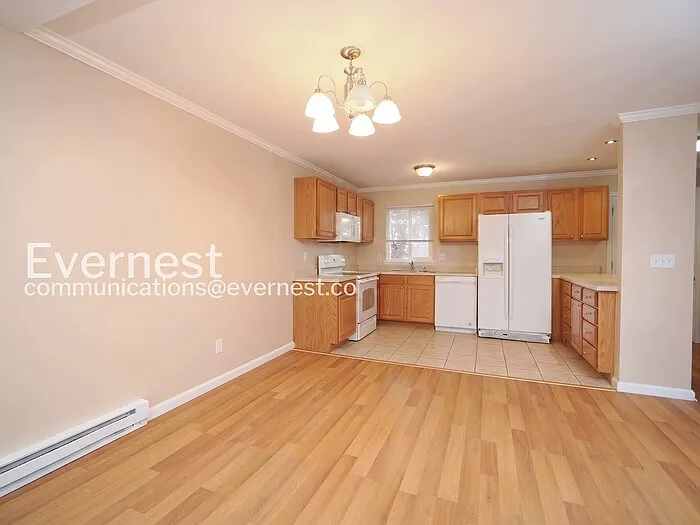8823 Holly Dr #E206 — Photo 3